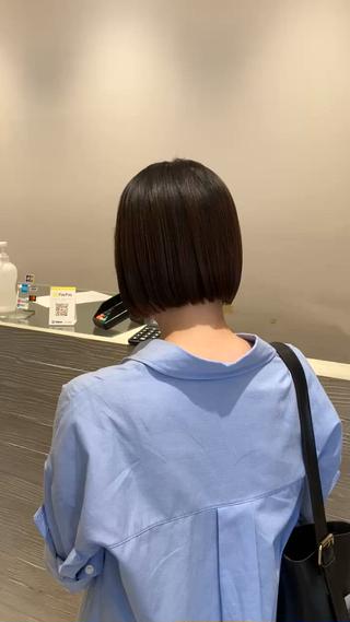 顎ラインミニボブでスッキリなシルエットに！ 