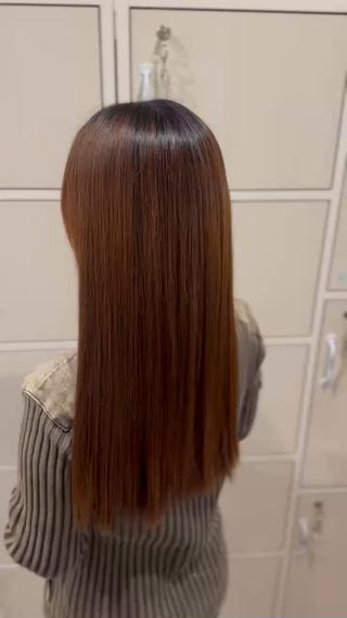 ロング キヨスミ ナツキのヘアスタイル