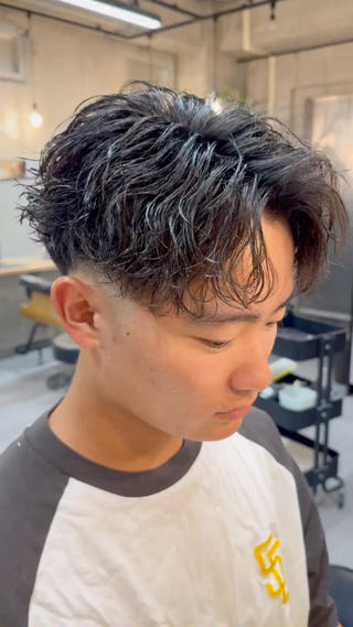 ツイストスパイラルで朝のスタイリングを時短
スタイリング剤はグリース1つ ̖́-