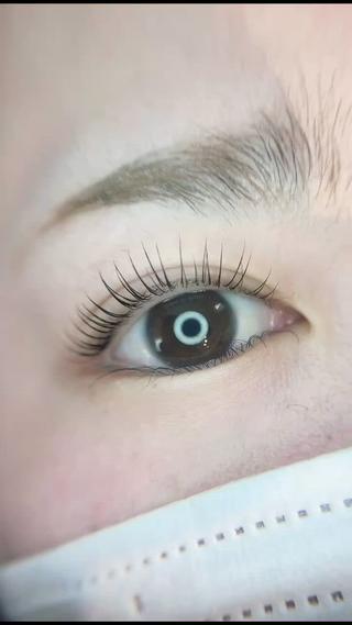 24時間キープまつ毛
すっぴんも可愛いく︎
くるんとまつ毛でお顔の印象変えちゃいましょ