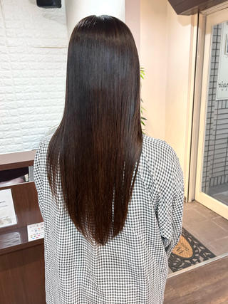 ロング トモタニ ミオのヘアスタイル