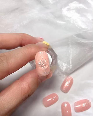 ぷっくりクリアパーツ
お月様
他にもハート、スター、まるの形があります♪