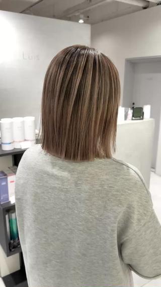 ミディアム カラー ケアブリーチ 若杉圭大のヘアスタイル