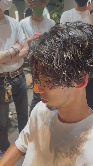 ショート パーマ メンズ 波巻きスパイラルパー マ/シャドウパーマ駿のヘアスタイル