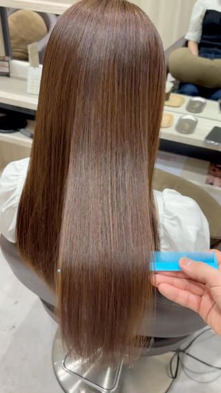 自然で柔らかさのあるストレートで梅雨を乗り切りたい方是非、お待ちしております 