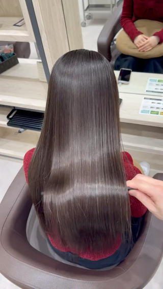 【KERAFFECT】活性ケラチンと化学の力で、美しい髪へ羊毛に含まれる限りなく毛髪に近いアミノ酸組成で表面加工ではなく内部補修で高いダメージ抑制効果を断続擬似的ではなく本質的なヘアケアを体感して下さい 