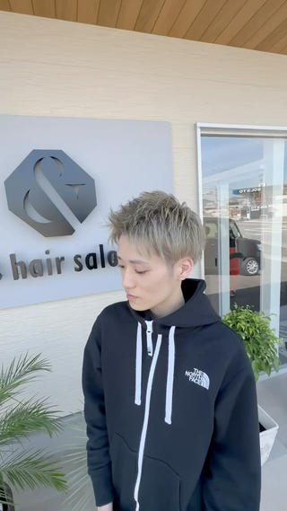 ショート カラー メンズ 岸畑 聖也 / &8（アンドエイト）の眉毛・アイブロウイメージ