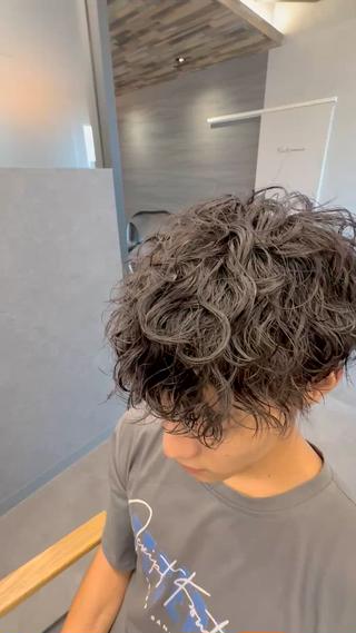 パーマ メンズ 岸畑 聖也 / &8（アンドエイト）の眉毛・アイブロウイメージ