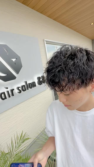 ショート パーマ メンズ 岸畑 聖也 / &8（アンドエイト）の眉毛・アイブロウイメージ