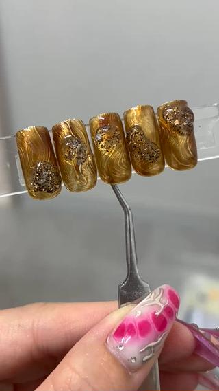 ニュアンスネイル♡
3Dぷっくり5本までです