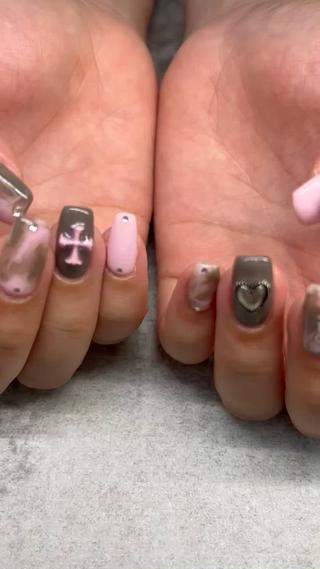 #ニュアンスネイル#秋ネイル#クロムネイル#海外風ネイル#韓国風ネイル#川越ネイル#埼玉ネイル#ピンクネイル#くすみカラー
大きめパーツ¥220~