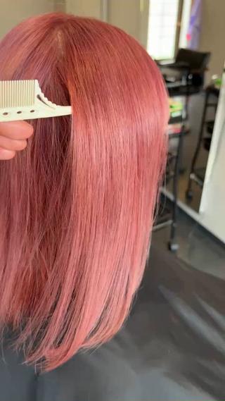 【まろやかピンク/ツヤ感カラー】
東近江市でも叶う、やわらかくて可愛い“ピンクカラー”
肌なじみがよく、派手すぎないのにしっかり華やか。
20〜50代の幅広い世代に人気のハイトーンです
「明るいカラーに挑戦してみたい」
「ピンク系の色、やってみたいけど似合うか不安…」
そんな方もぜひ一度ご相談ください
――――――
滋賀県東近江市/ウェーブハウスとまと
ブリーチに慣れた美容師が丁寧に施術します
カウンセリング重視・似合わせ提案もおまかせください!
ご予約はプロフィールから簡単に♪