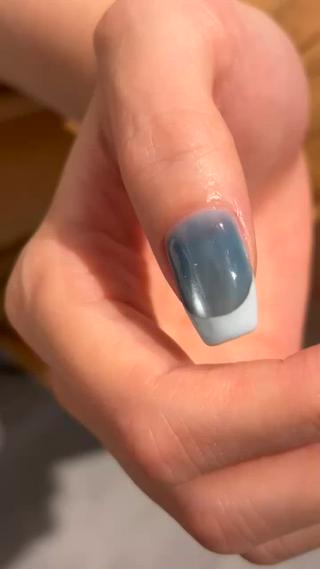 マグフレンチ×ニュアンス
アシメデザイン＋550円

#マグネットネイル#ぷるマグ#フレンチ#シンプル#定額デザイン#ニュアンス 