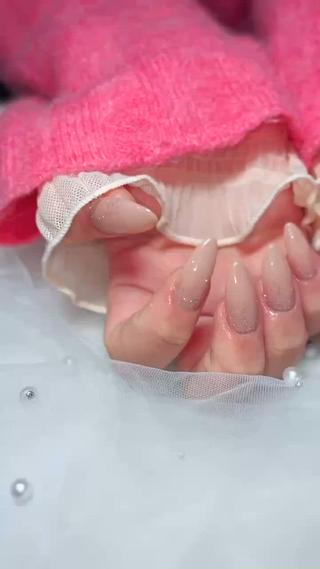 #フラッシュラメ
#ナチュラルピンク
#ちゅるんカラー
#ラメグラデーション
#バレンタインネイル
#シンプルデザイン
#スキンカラー 