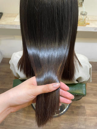 酸熱トリートメント施術6回目のお客様
回数を重ねていけばハリコシがどんどん強くなって
サラツヤヘアに
美髪を目指すのなら髪質改善していきましょう♡
Instagram/@sm_malo