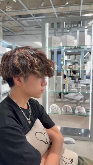 ショート カラー パーマ メンズ 久富 飛義のヘアスタイル