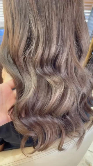 ケアブリーチ+オンカラーでシルバーベージュ 