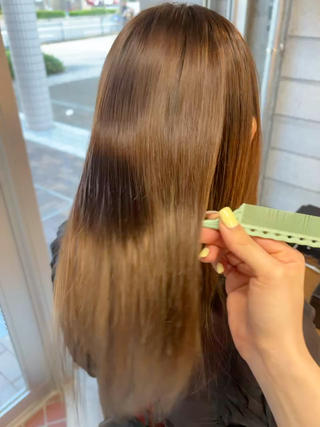 セミロング パーマ wewe: momoeのヘアスタイル