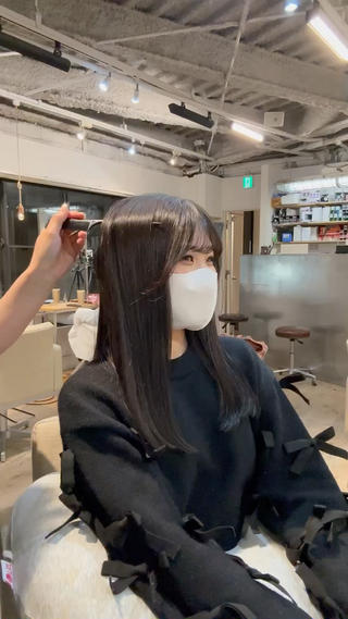 黒染めは使いたくないけど一時的に暗くしたい、、、
という方にオススメの グレージュカラー
真っ黒すぎず、でも明るすぎずで
年齢性別問わず大人気のカラーです⟡.·