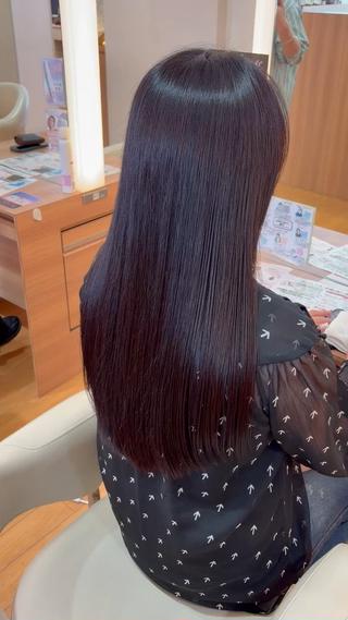 ロング 岡 愛梨のヘアスタイル