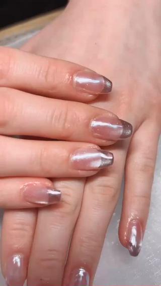 春らしいピンクのミラーフレンチ
マグネットネイルとの相性抜群です
こちらのミラーフレンチは
オプションで+1500円です
 