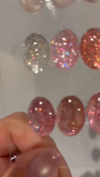 春夏にぴったりな新商品
enoiのミルクマグとギャリッター
繊細な粒子が指先を綺麗に見せてくれるミルマグ
とにかくギラギラが可愛いギャリッター️
おすすめです♪ 