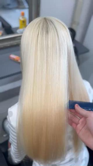 ロング ハイトーンカラー 坂本 翼のヘアスタイル