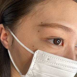 ラッシュリフトで上向きまつげ。 