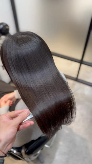 セミロング ツヤ髪 ／髪質改善 松岡将太郎のヘアスタイル