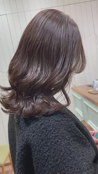 ブリーチなしのミルクティーベージュ

回数を重ねるとより透明感とミルクティーぽさがでます！！ 