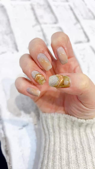 春夏に向けた新しいデザイン
フラッシュラメの透明感がキラキラ



#マグネット#マグネットネイル#ニュアンス#ニュアンスネイル#オフィスネイル#恵比寿#恵比寿ネイル#恵比寿ネイルサロン#インク#インクネイル#個性派ネイル#持ち込み#持ち込みネイル#持ち込みデザイン#キラキラ#キラキラネイル#シンプルネイル#パラジェル#フィルイン#爪に優しい#ミラー#ミラーネイル#大理石#天然石#推し活ネイル#概念ネイル#フラッシュ#フラッシュネイル#アクセサリーネイル 