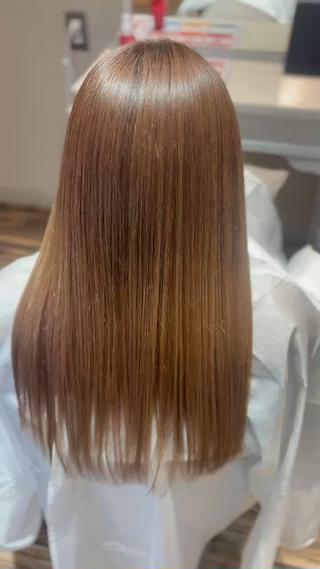 セミロング MODEK’s まこ 暖色カラー/艶カラーのヘアスタイル