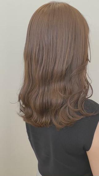 ワンカラーでつくる柔らかアーモンドベージュ

動画でみるとより可愛い、、 