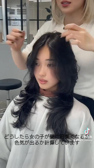 ロング karin🪩海外風 バタフライカットのヘアスタイル