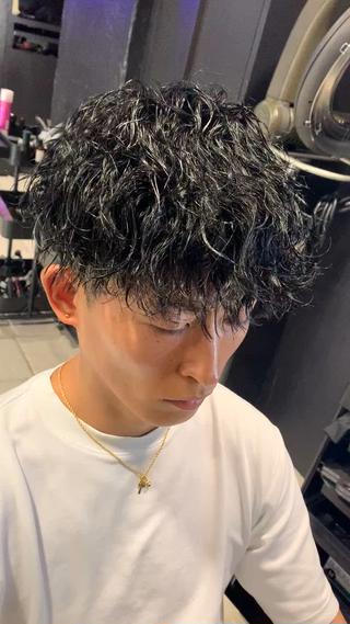 メンズ/メンズヘア/マッシュ/ウルフ/センターパート/スパイラルパーマ/ツイストパーマ/ツイストスパイラルパーマ/波巻きパーマ/プードルパーマ/韓国風/ハッシュカット/黒髪/スーツ/ヘッドスパ/20代/30代/40代
#owl#心斎橋#メンズ#スパイラルパーマ#ツイストスパイラル#波巻き#ツイスパ##刈り上げ#大阪美容室#メンズパーマ#波打ちパーマ#メンズヘア#心斎橋美容室#ハイライト#古着#スペインカール#アメカジ男子#大阪メンズ美容室#プードルパーマ#スパイキーショート#難波#波巻きパーマ大阪#ツイストスパイラル大阪
Instagram @owl_ryo