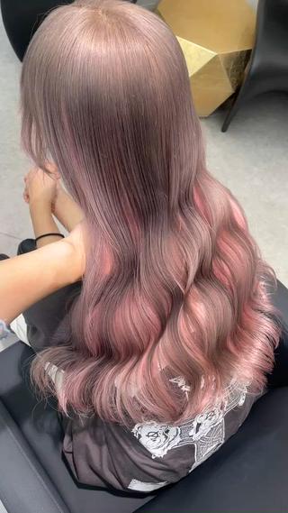 ロング カラー PELE所属・ミルクティー/ピンク 🎀momo🎀のヘアスタイル