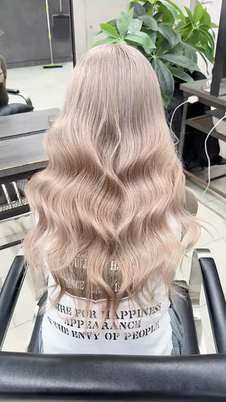 ロング カラー ミルクティー・ピンク 甘モテカラー/emaのヘアスタイル