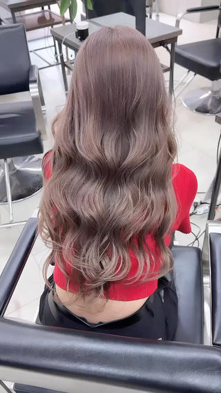 ロング カラー ミルクティー・ピンク 甘モテカラー/emaのヘアスタイル