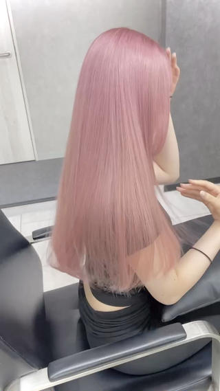 ロング カラー ミルクティー・ピンク 甘モテカラー/emaのヘアスタイル