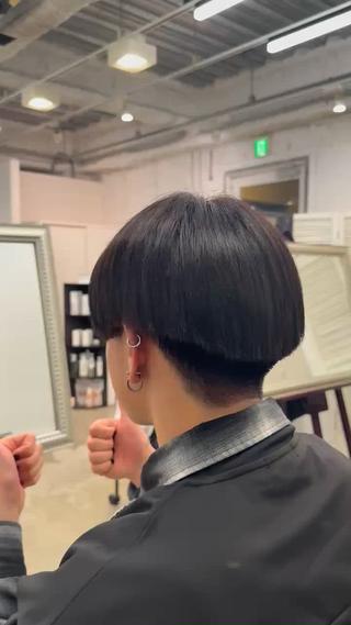 【ワインブラック】

太陽光の下だと、赤紫がより目立ち印象が変わります️ 