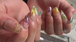 S半バレリーナスタイルの長さだし春デザインのアートは押し花スカルプです本物の押し花、シェルやラメをさりげなく追加して光の反射もプラスして、ミラーアートものせました!