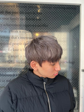 カラーチャージ
シルバーグレージュ
今年の冬のハイトーンはグレージュが人気です！ 