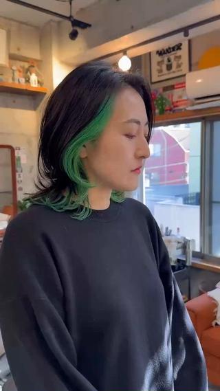 大人ウルフとインナカラー
乾かしただけで簡単にスタイリング出来るようにカット︎
何回かご来店頂いてる方でしたので、今回はリタッチブリーチとグリーンカラーをチャージしました

━━━━━━━━━━━━━━━


cut ¥6,600
cut＆color ¥14,850
bleach color ¥17,800
treatment ¥4,400~
Instagramからのご予約で10%off


三軒茶屋駅  徒歩5分
WANDER Hair grooming 