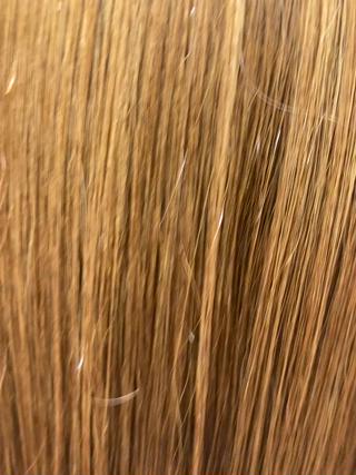 ハイカラーを使ったリタッチをやらせていただきました!
ブリーチを使わずにハイトーンのカラーもできちゃいます
綺麗なツヤが魅力的です
ハイトーンのカラーもお待ちしております