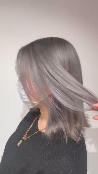 カラー ニトウ レイナのヘアスタイル