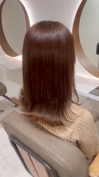 カラー ニトウ レイナのヘアスタイル