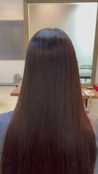 美髪矯正によって癖もなくなり乾かしただけでこのツヤとサラサラヘアが手に入ります！ 