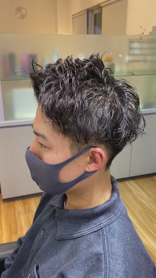 ツイストスパイラルパーマ
清潔感あるスタイルとも相性
 