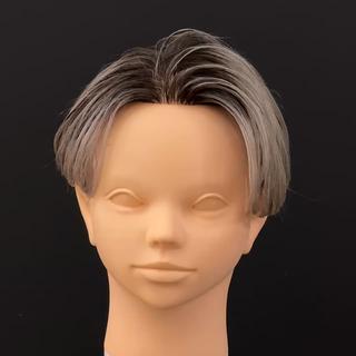 ホワイトベージュのバレイヤージュです！
カット＋ブリーチ2回バレイヤージュ21700円

表参道駅徒歩2分メンズ専門サロンBär（ベーア）
平日　12時〜21時
土日祝11時〜21時
毎週月曜、第1第3火曜定休日

中明度のベージュやグレー、濃いめのカラーは1ブリーチでも可

ホワイト系、ブロンド系、ペールトーン、色落ちがシルバーになる色などは2回ブリーチ必要です！

暗染等の履歴がある方は髪の状態に合わせて薬剤をコントロールいたしますので必ずカウンセリング時にお伝えください！なるべく綺麗な仕上がりを目指すためにご協力お願いします 