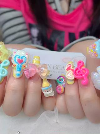 ネイル Mika nail salon 鶯谷のネイルデザイン